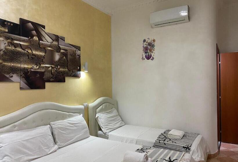 חדר סטנדרט לשלושה, Aquarium Termini