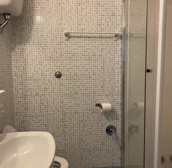 Chambre Familiale, Aquarium Termini