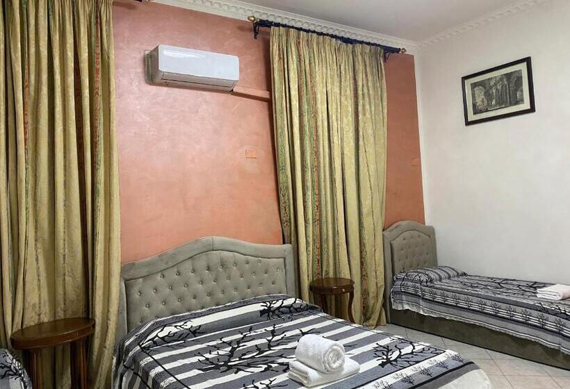 חדר משפחתי, Aquarium Termini