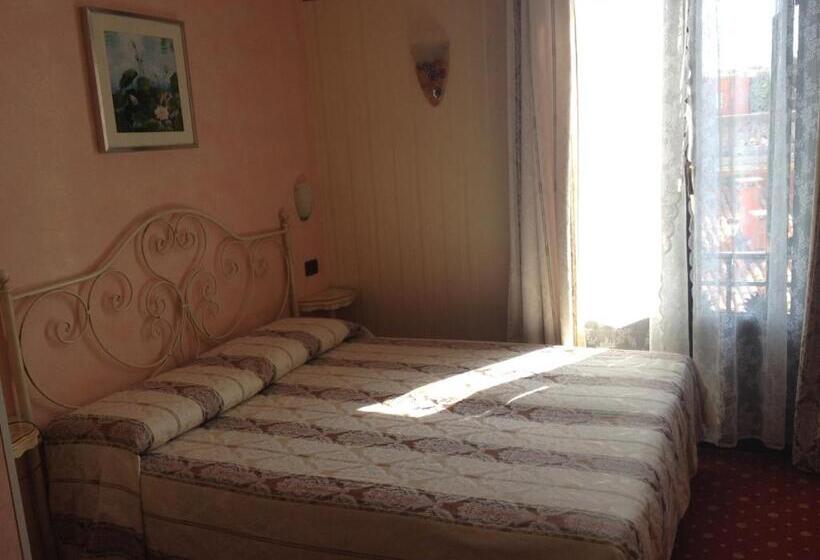 חדר סטנדרט, Atlanta Augustus