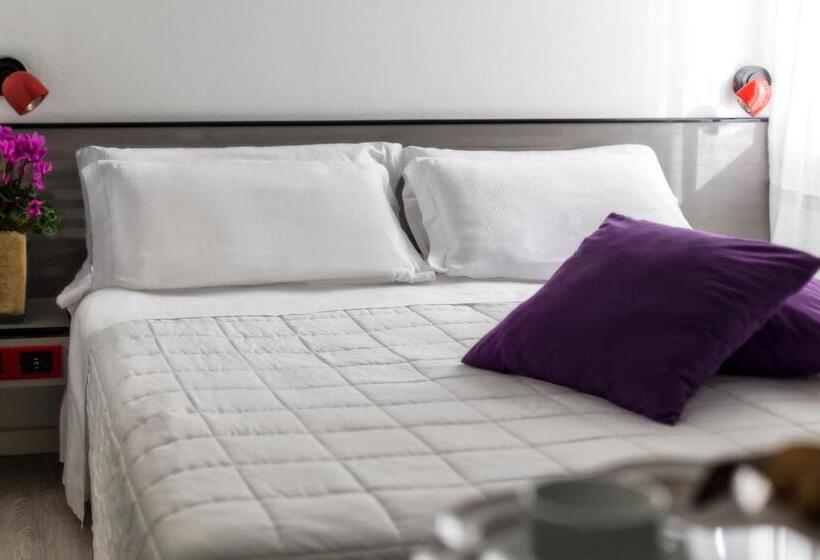 חדר אקונומי לשלושה, Boemia