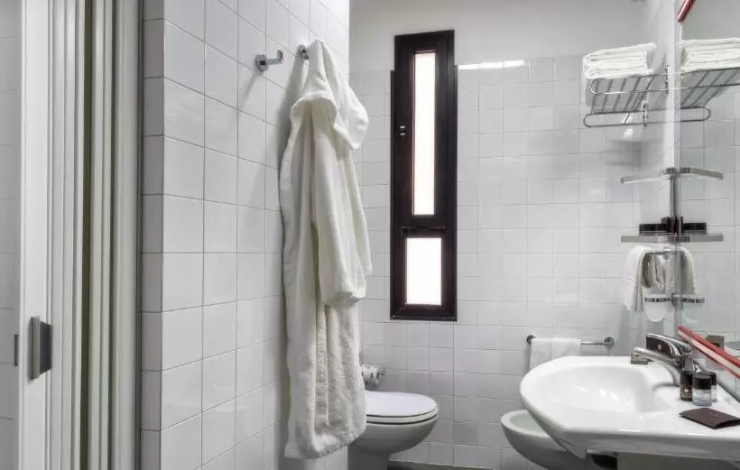 Economy Triple Room, Boemia
