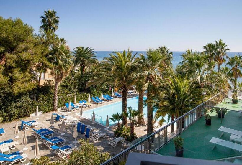 带阳台的三人标准间, Caravelle Thalasso & Wellness