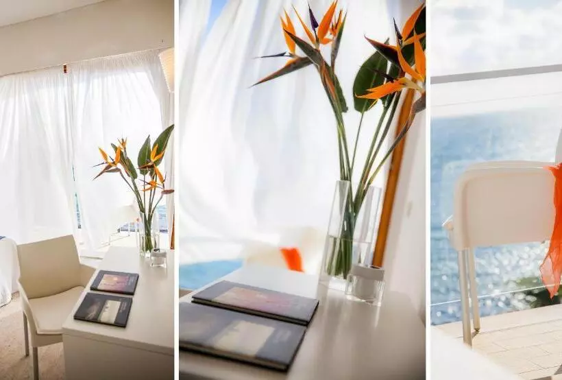 オーシャンビュースタンダードルームバルコニー付き, Caravelle Thalasso & Wellness