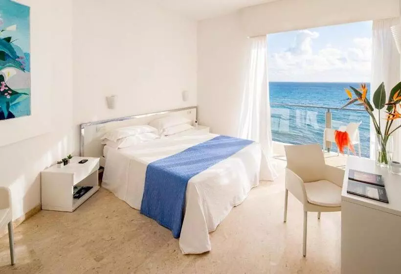 オーシャンビュースタンダードルームバルコニー付き, Caravelle Thalasso & Wellness