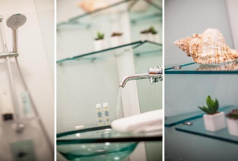 带露台的标准房间, Caravelle Thalasso & Wellness