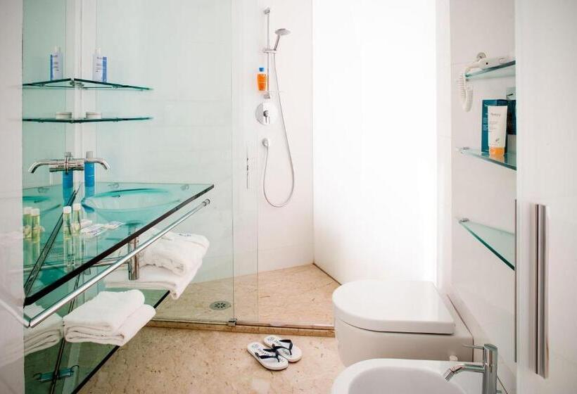 带露台的标准房间, Caravelle Thalasso & Wellness