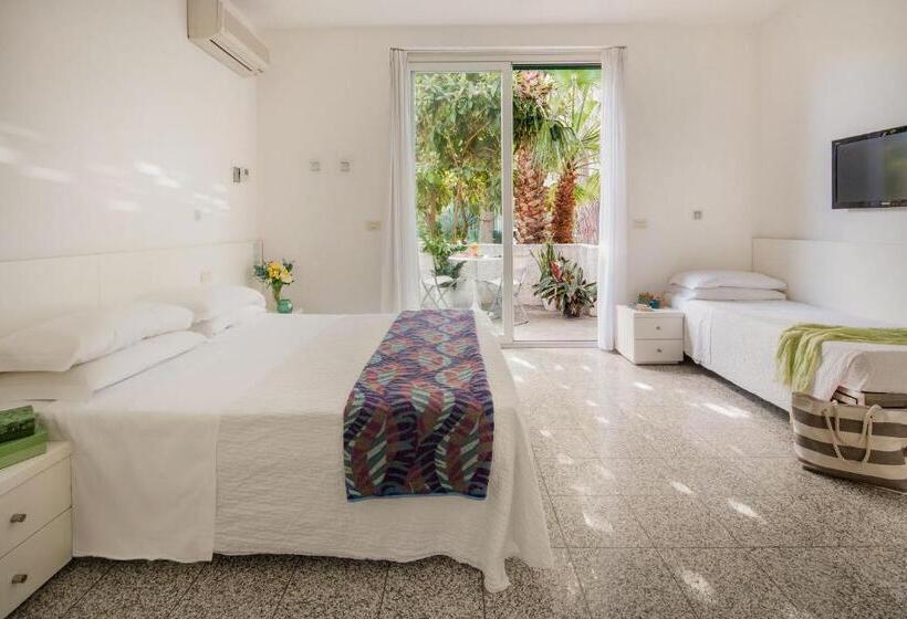 带花园景观的标准三人间, Caravelle Thalasso & Wellness