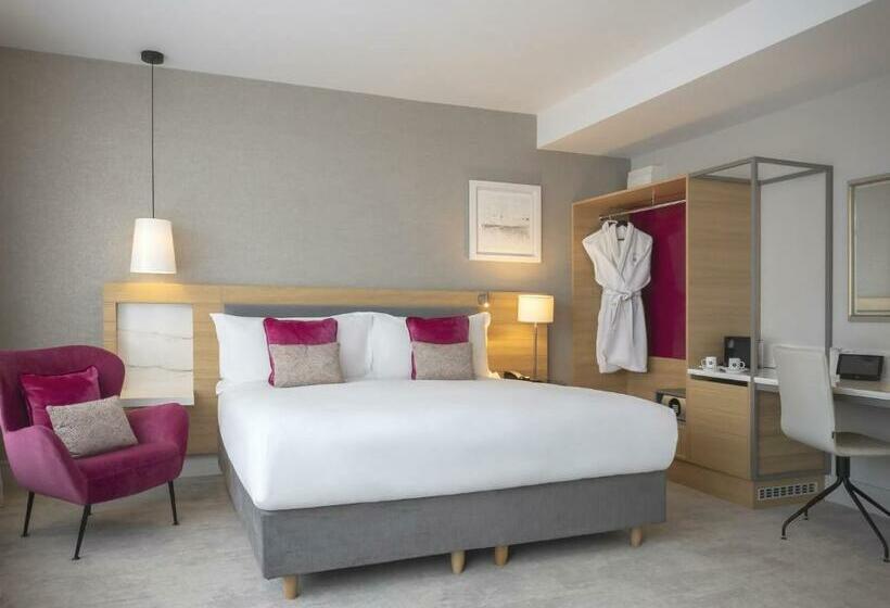 חדר דחוקס עם מיטת קינג, The Morgan