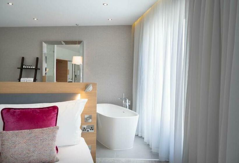 סוויטת ג'וניור, The Morgan