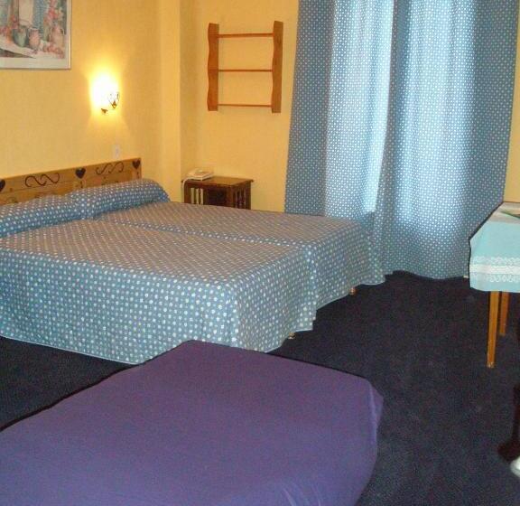 Номер Стандарт Трехместный, Des Alpes