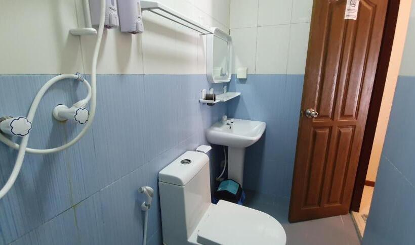 اتاق اکونومی, Surf Deck