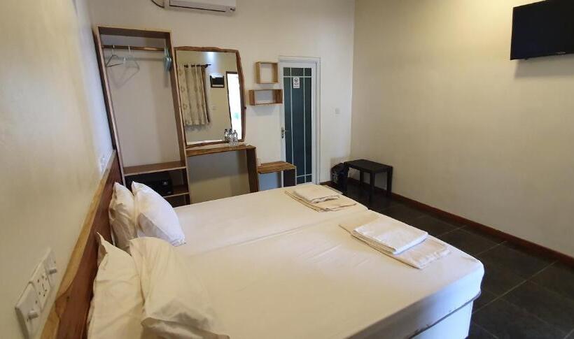 Triple Room Sea View, Surf Deck