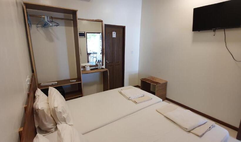 اتاق استاندارد با چشم‌انداز دریا, Surf Deck