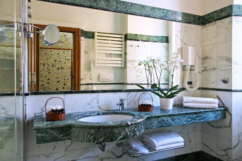 اتاق استاندارد یک نفره, Arcangelo