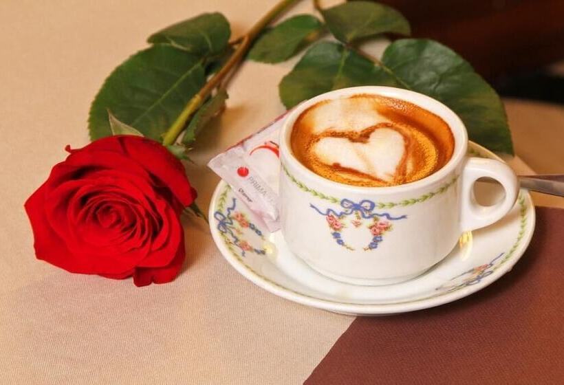 اتاق لوکس, Arcangelo