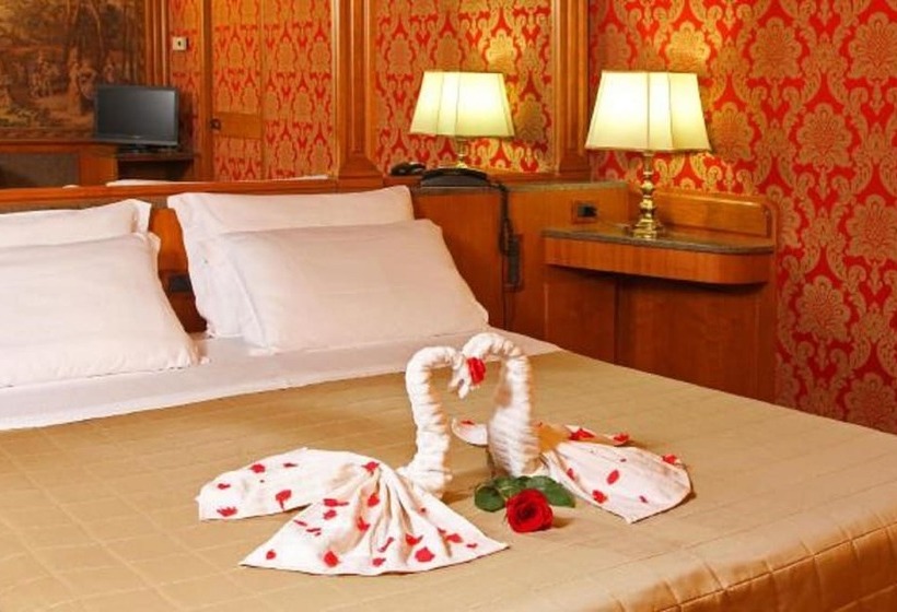 اتاق لوکس, Arcangelo