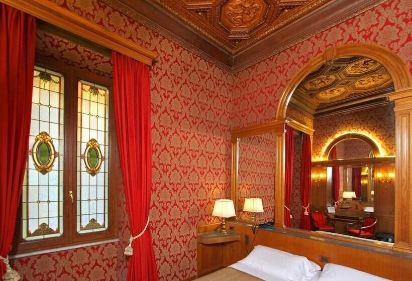 اتاق لوکس, Arcangelo