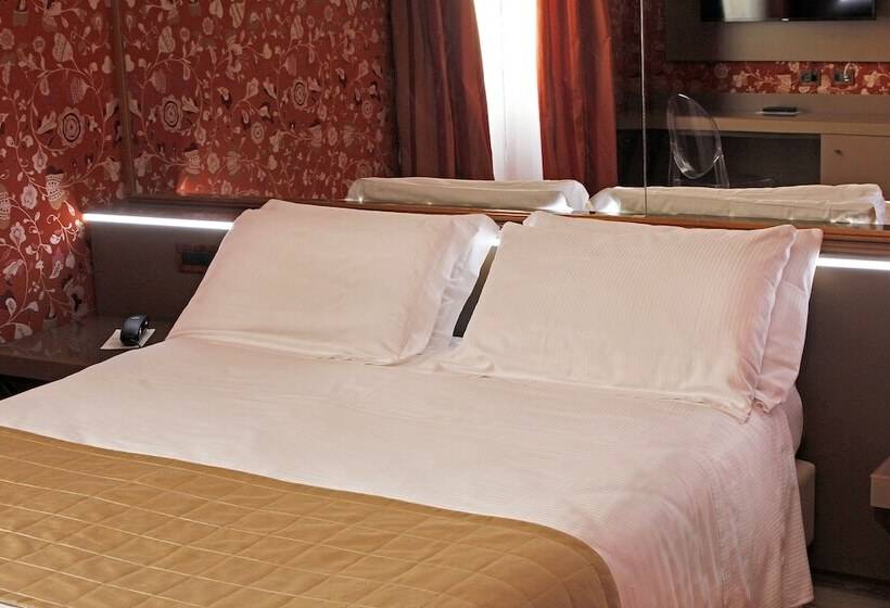 اتاق سوپریور, Arcangelo