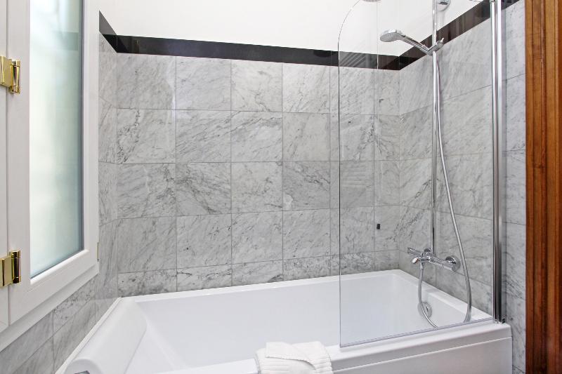 اتاق سوپریور, Arcangelo