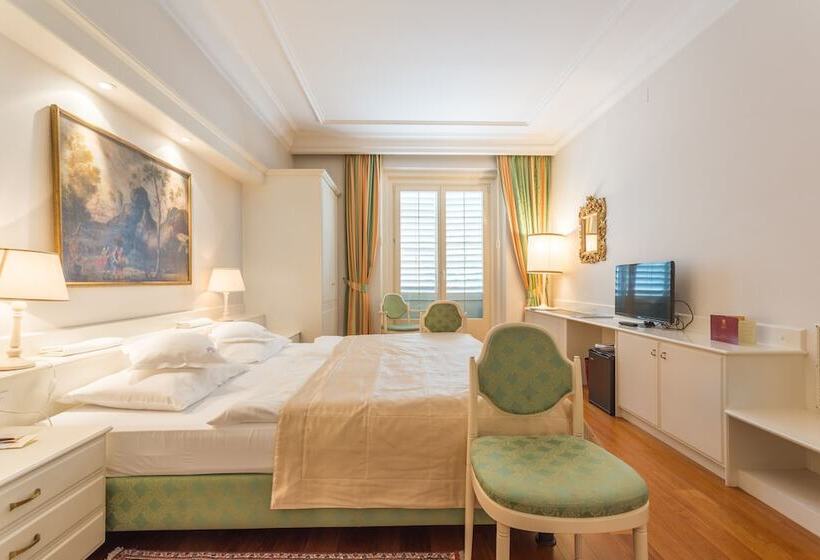 חדר דלוקס, Elephant