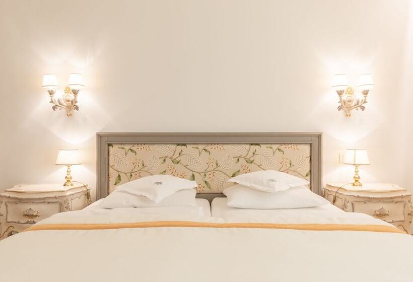 חדר דלוקס, Elephant