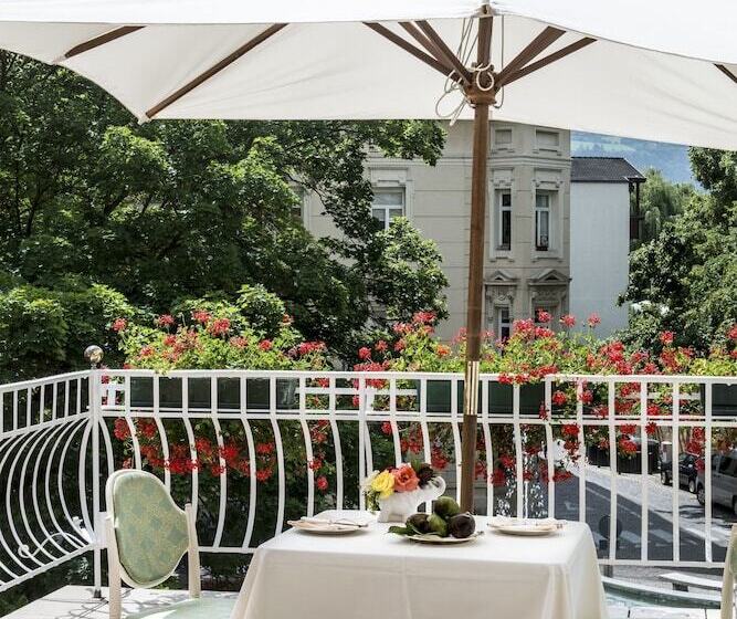 חדר דלוקס, Elephant