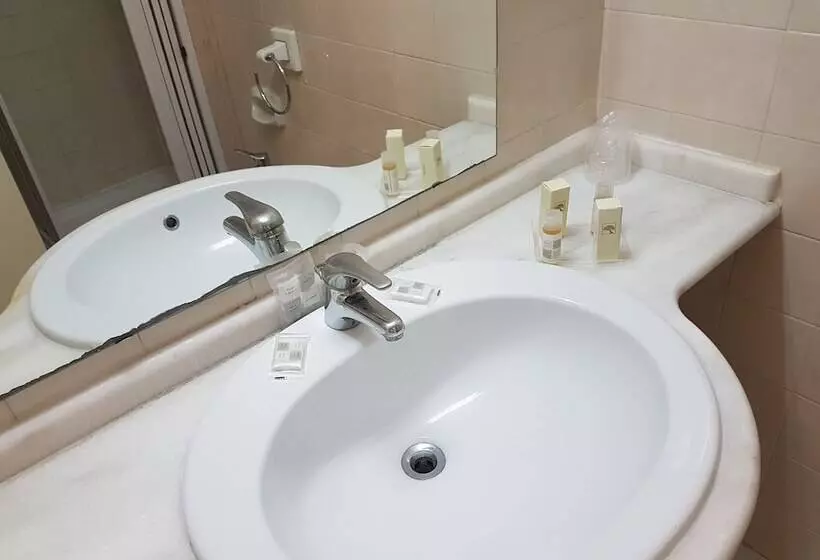 اتاق استاندارد یک نفره, Grand Hotel Lamezia