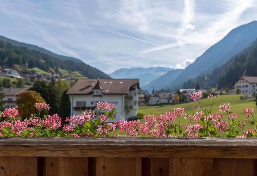 اتاق سوپریور, Hell