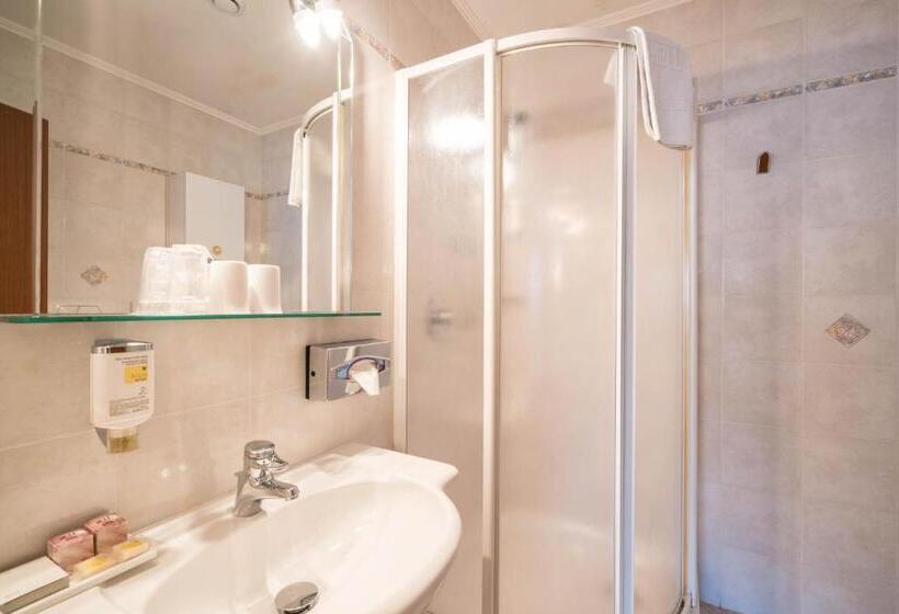 اتاق استاندارد, Hell