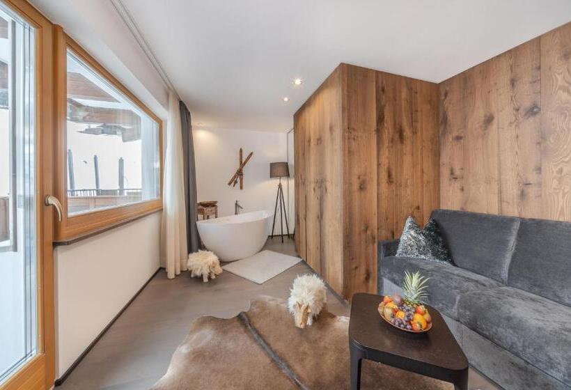 سوییت جونیور, Hell