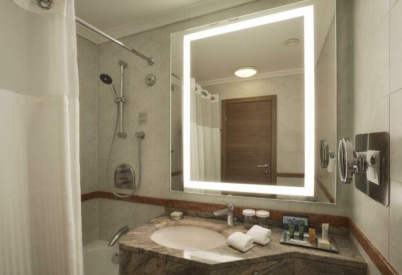 Deluxe Room King Size Bed, Hilton Milan