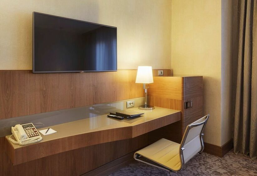 Deluxe Room, Hilton Milan