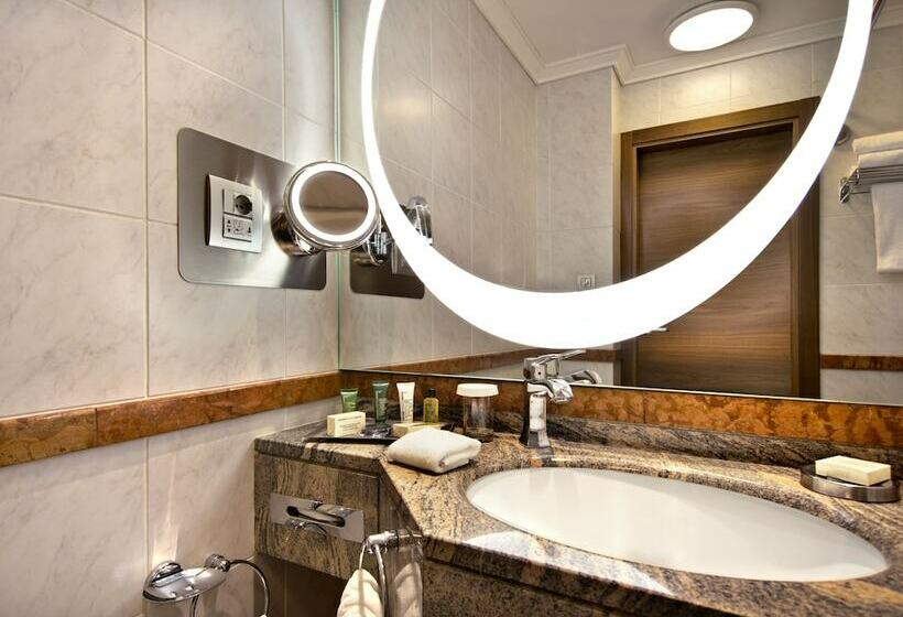 Family Room, Hilton Milan