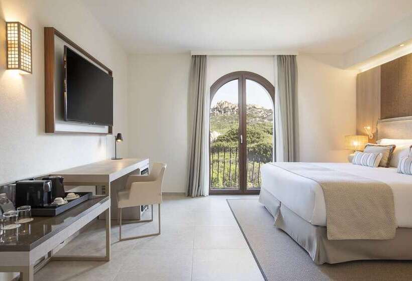 Deluxe Room King Size Bed, Hilton Milan