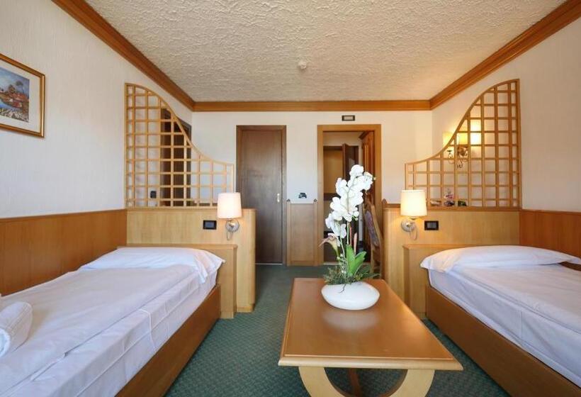 اتاق خانوادگی, Intermonti