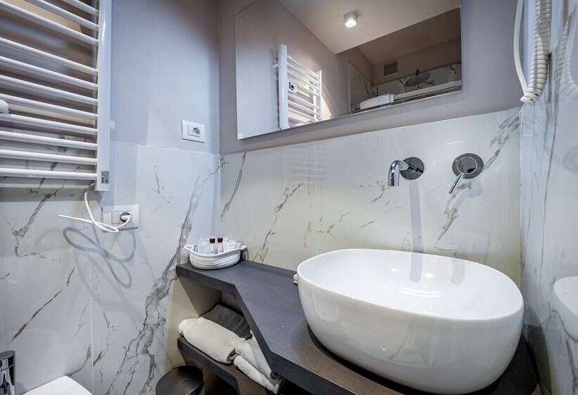 اتاق عادی, La Scaletta Al Ponte Vecchio