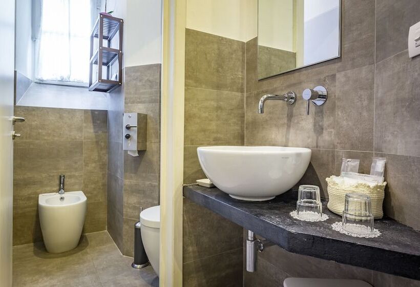 سوییت لوکس, La Scaletta Al Ponte Vecchio