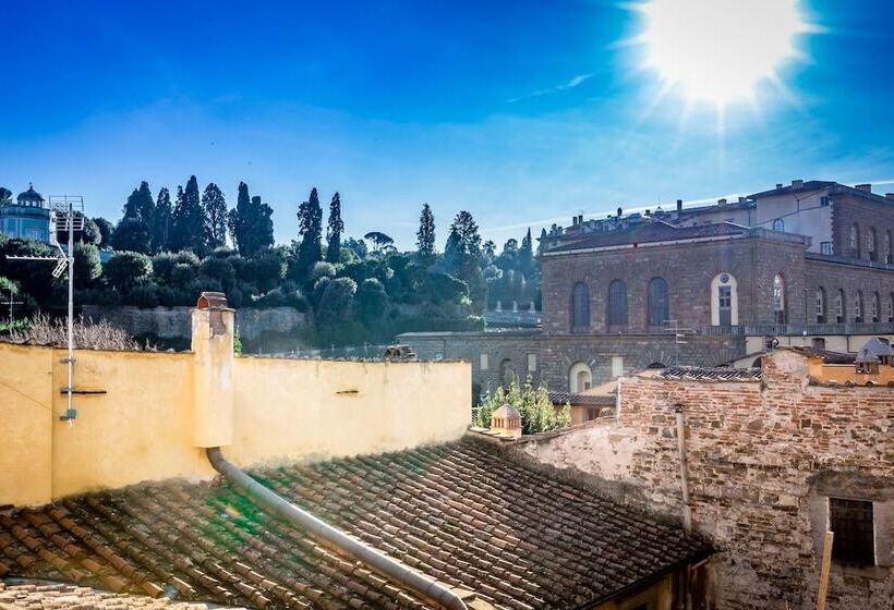 اتاق استاندارد با چشم‌انداز باغ, La Scaletta Al Ponte Vecchio
