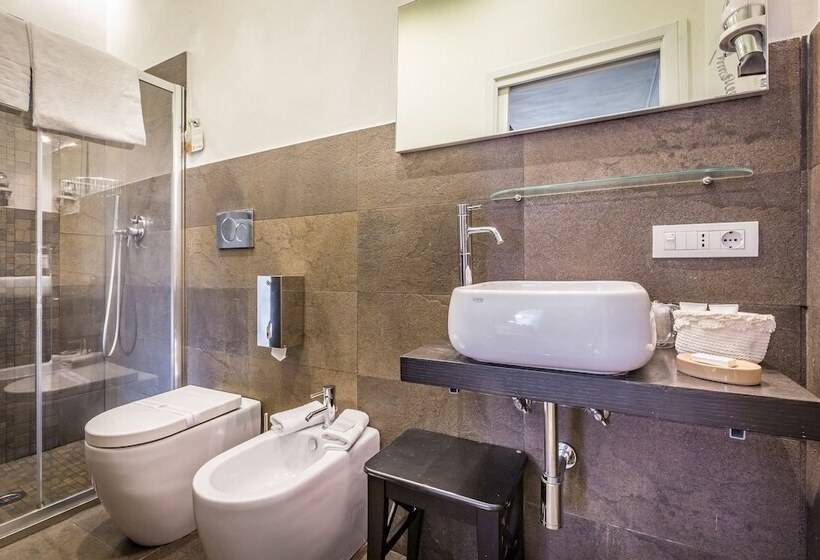 اتاق سوپریور با چشم‌انداز باغ, La Scaletta Al Ponte Vecchio