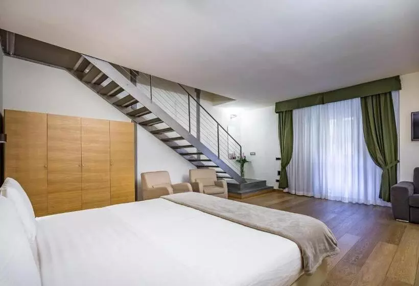 اتاق لوکس, La Scaletta Al Ponte Vecchio