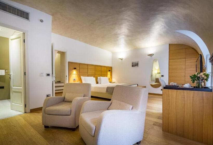 اتاق لوکس, La Scaletta Al Ponte Vecchio