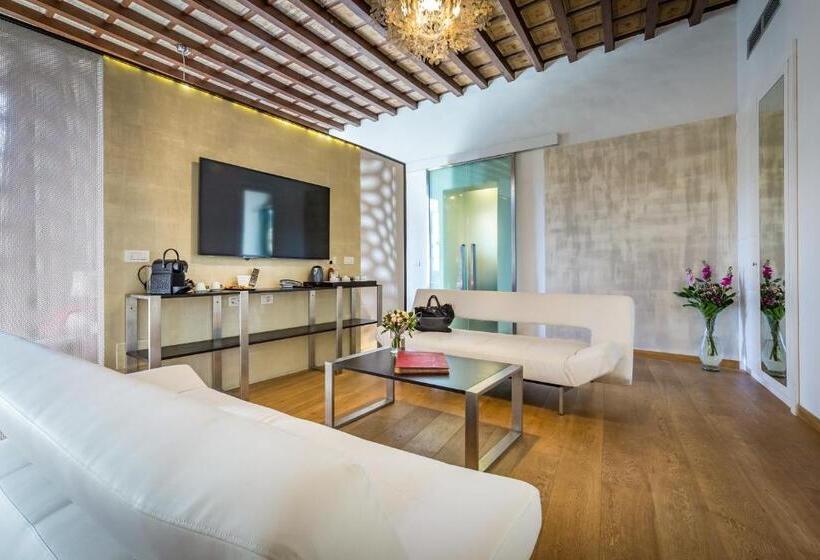 سوییت با چشم‌انداز باغ, La Scaletta Al Ponte Vecchio