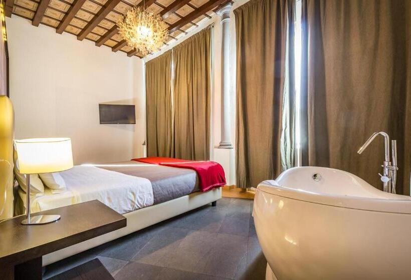 سوییت با چشم‌انداز باغ, La Scaletta Al Ponte Vecchio