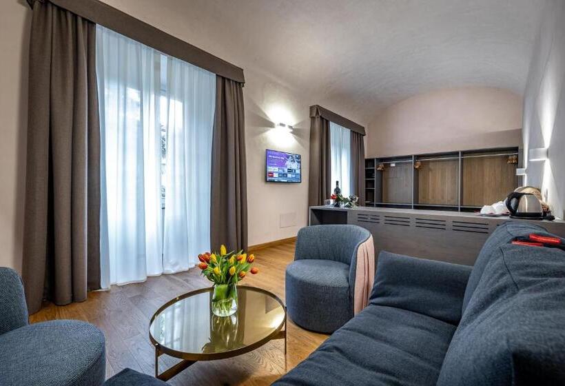 اتاق سوپریور با چشم‌انداز باغ, La Scaletta Al Ponte Vecchio