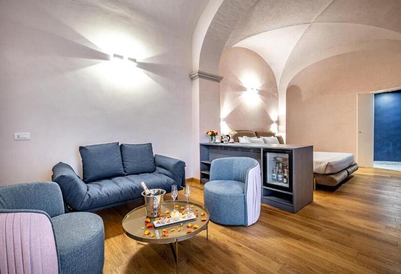 اتاق سوپریور با چشم‌انداز باغ, La Scaletta Al Ponte Vecchio