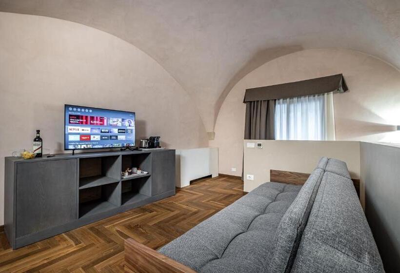 سوییت لوکس, La Scaletta Al Ponte Vecchio