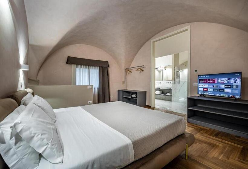 سوییت لوکس, La Scaletta Al Ponte Vecchio