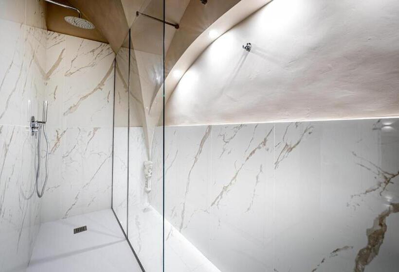 سوییت لوکس, La Scaletta Al Ponte Vecchio