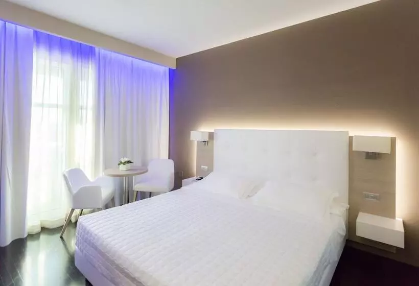 سوییت جونیور, Raffaello Hotel & Mooka Restaurant